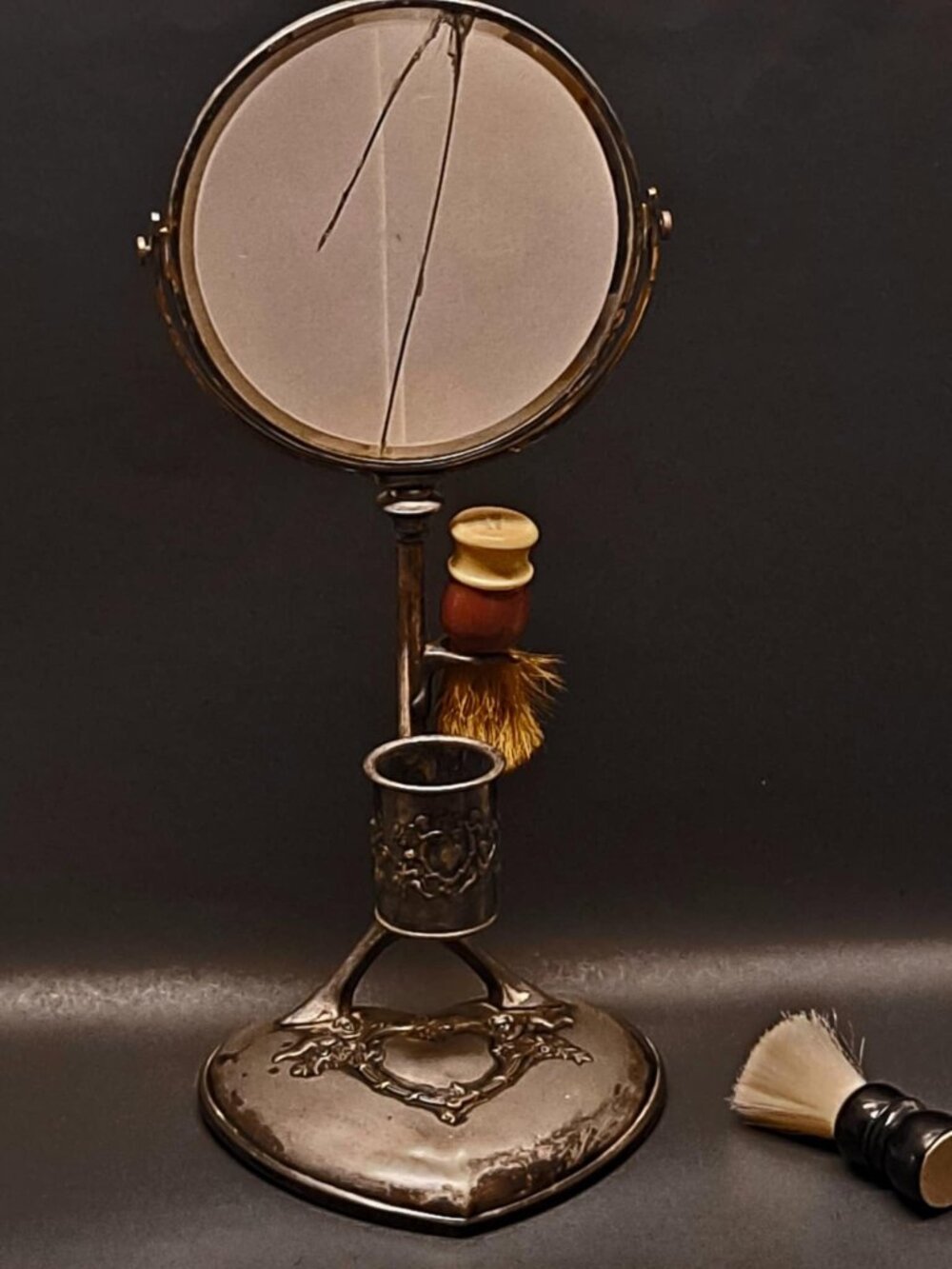 Derby Silver Co Antique Men's Shaving Mirror with Heart Base with Cherubs | Engr